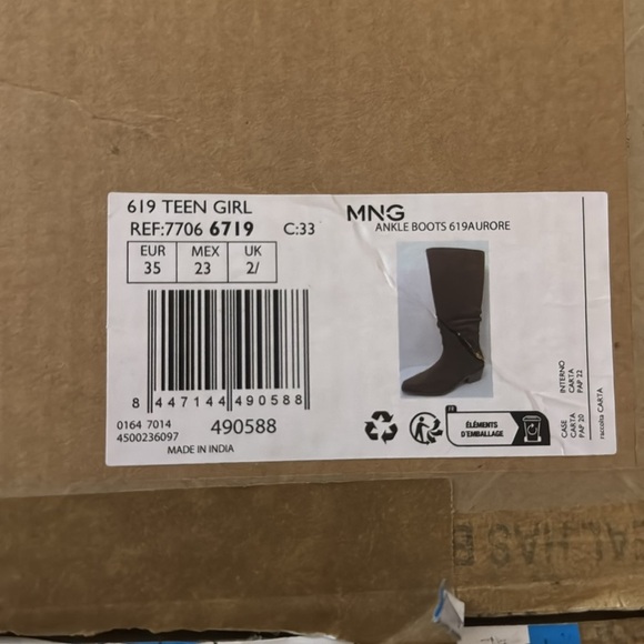 100% bovine leather. Long design. Square heel.‎ Height: 5cm. Zipper closure. - Picture 9 of 10